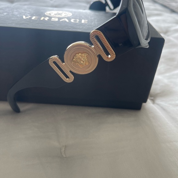 Versace Sunglasses - Picture 4 of 6
